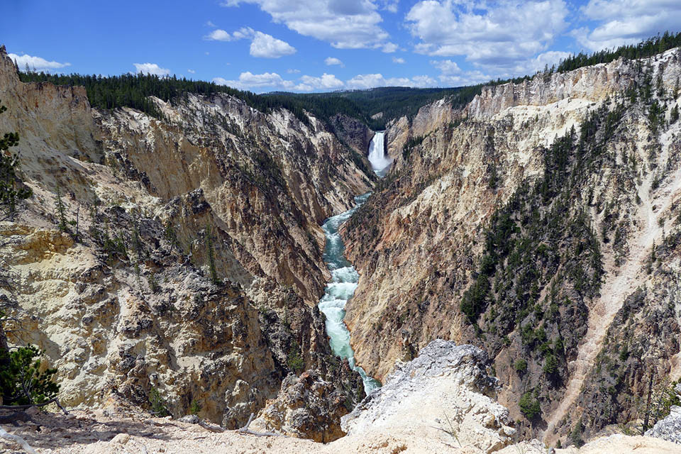 The view of Lower Falls from Artist Point