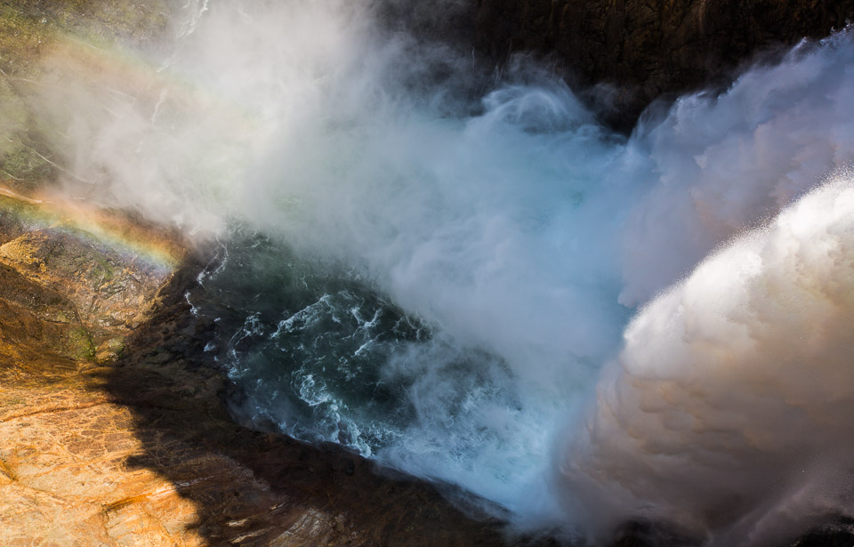 Looking down from the Brink of Lower Falls.